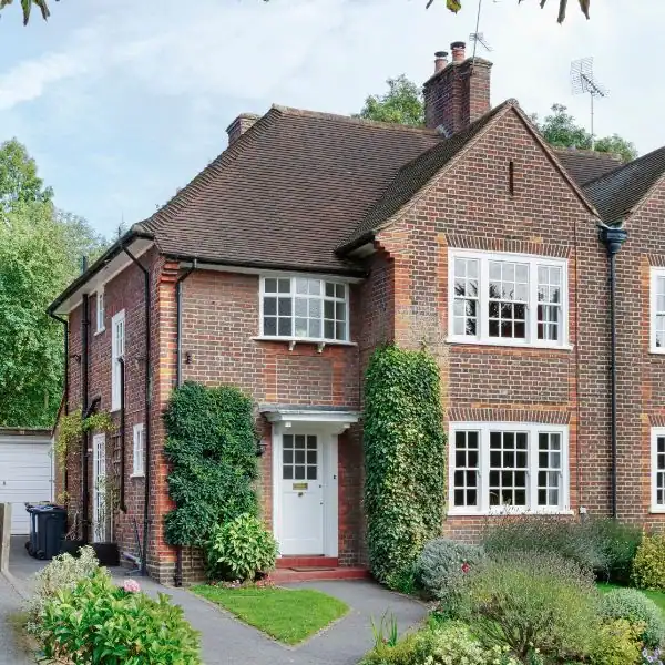 Scenarios 2 Image of UK family home - faulkners scenarios Guildford